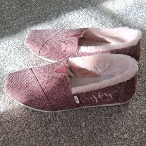 Toms Women's Mauve Holiday "JOY" Slippers NWOT